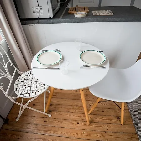 27 M2 Apartment, Sea View, Heart Of The City! *