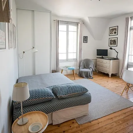 27 M2 Apartment, Sea View, Heart Of The City!