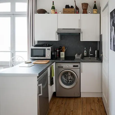 Appartement 27 M2 Apartment, Sea View, Heart Of The City!