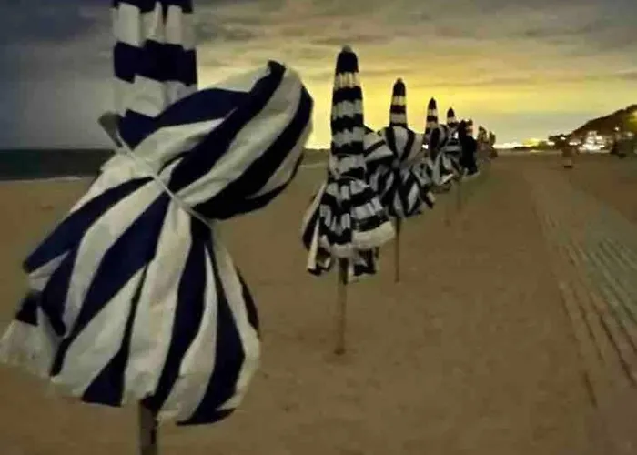 27 M2 Apartment, Sea View, Heart Of The City! Apartmán