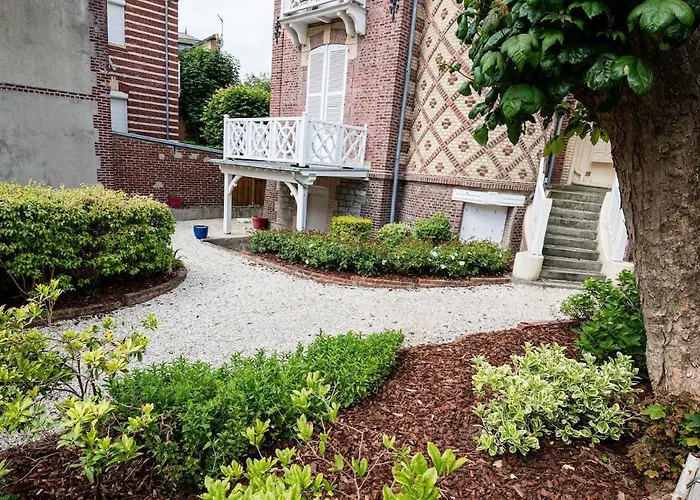 Apartmán 27 M2 Apartment, Sea View, Heart Of The City!