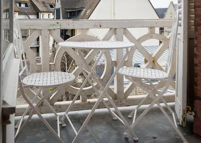 27 M2 Apartment, Sea View, Heart Of The City!